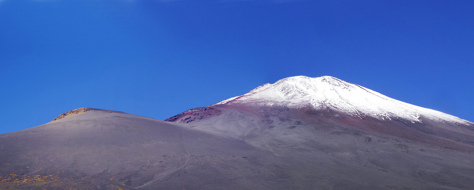 ��Β����`��c�ˉ��˂���̕�i�R�ƕx�m�R