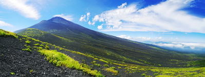 二ﾂ塚と宝永山と富士山　夏