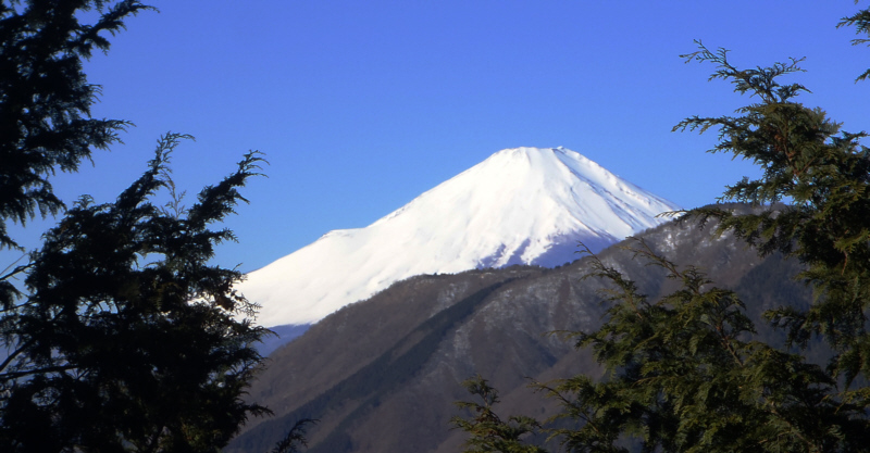 ���m�x�̎R�����A���؂̊Ԃ���x�m�R