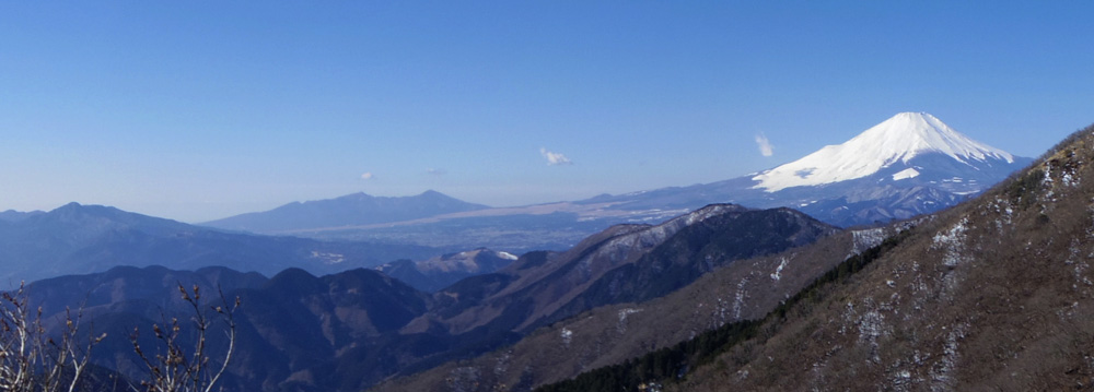 �x�m�R�ƈ���R�Ɣ����̎R