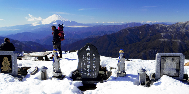 �u�F�o�R���S�@�痯���Ŕ@���@�O��R���ŕ��c�@�����@�@�`��s�R�x����v�̐Δ�