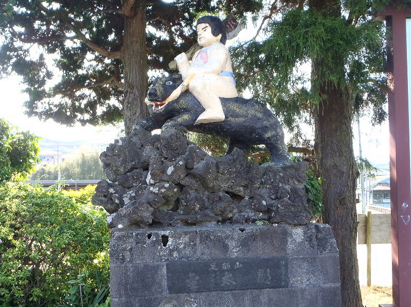 マサカリ担いだ金太郎