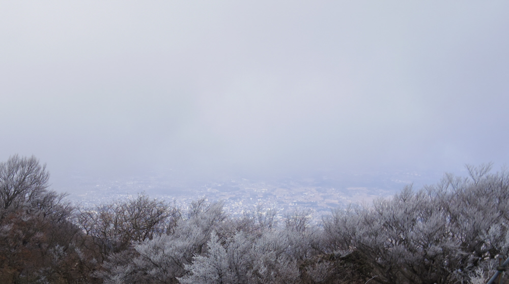 雲が富士山全面を覆う