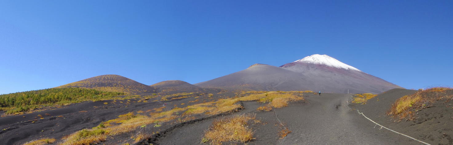 ��Β����`��c�ˉ��˂���̓�c�ˉ��ˁA��c�ˉ��ˁA��i�R�ƕx�m�R