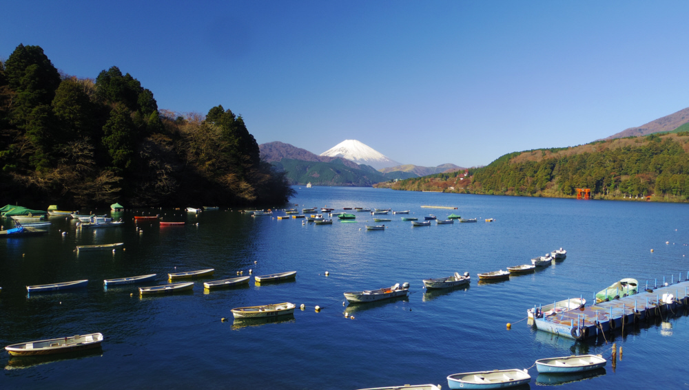 元箱根港の左側からの富士山　その1