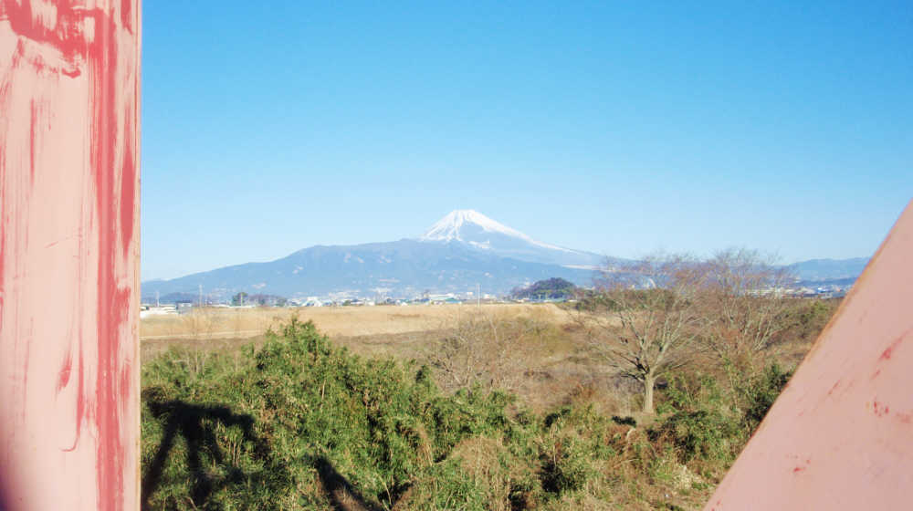 石堂橋の横からも富士山と愛鷹山