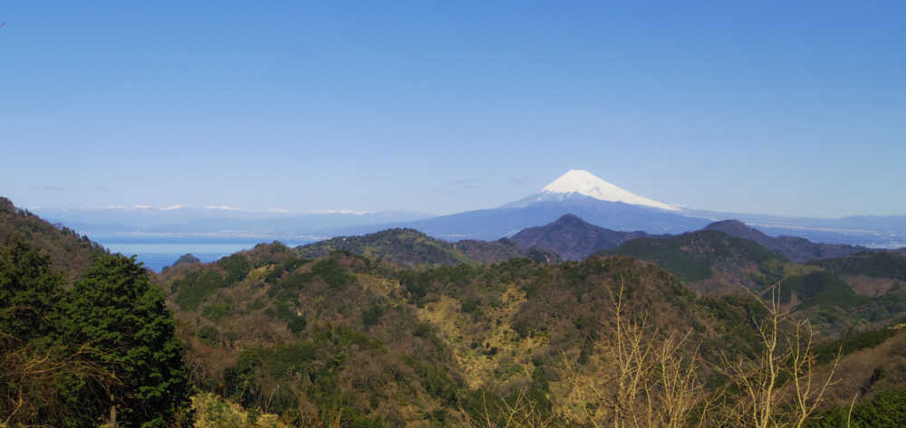 葛城山へ上る道からの富士山
