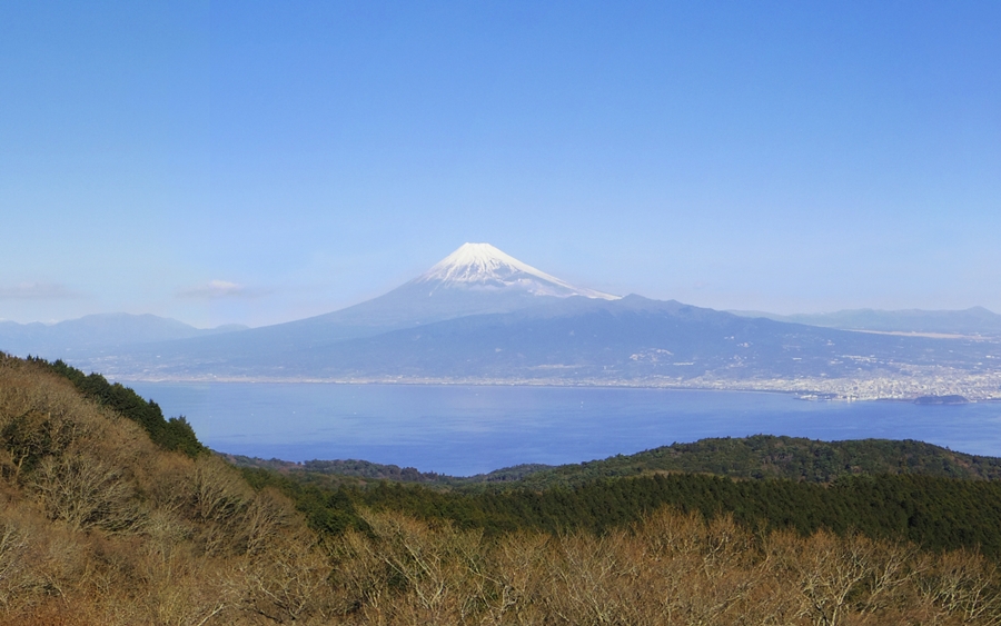 だるま山高原展望台からの富士山と愛鷹山と駿河湾 額縁用。