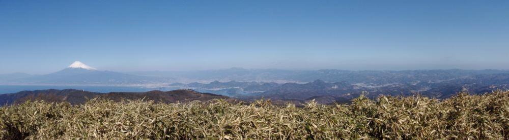 達磨山山頂からの富士山と駿河湾