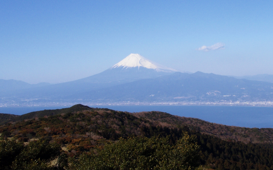 金冠山からの富士山と愛鷹山と駿河湾